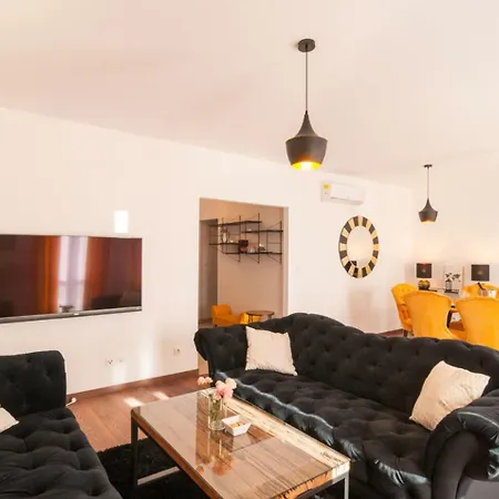 Tom Apartment *